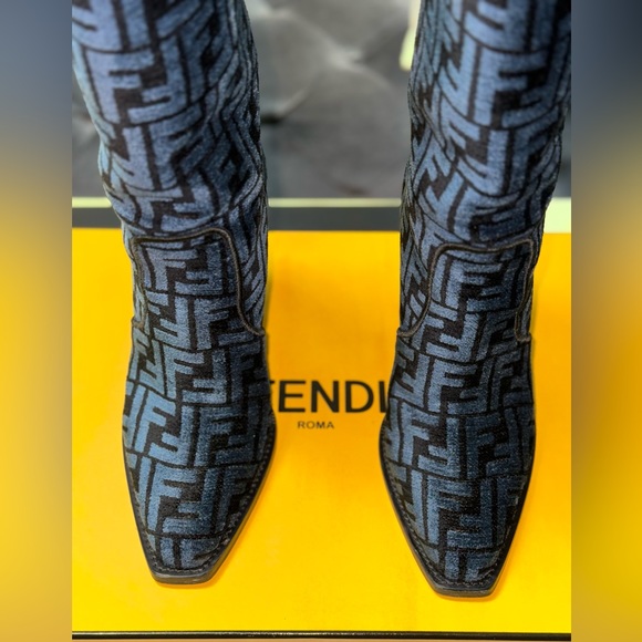 FENDI VELVET LOGO BOOTS - Picture 3 of 13